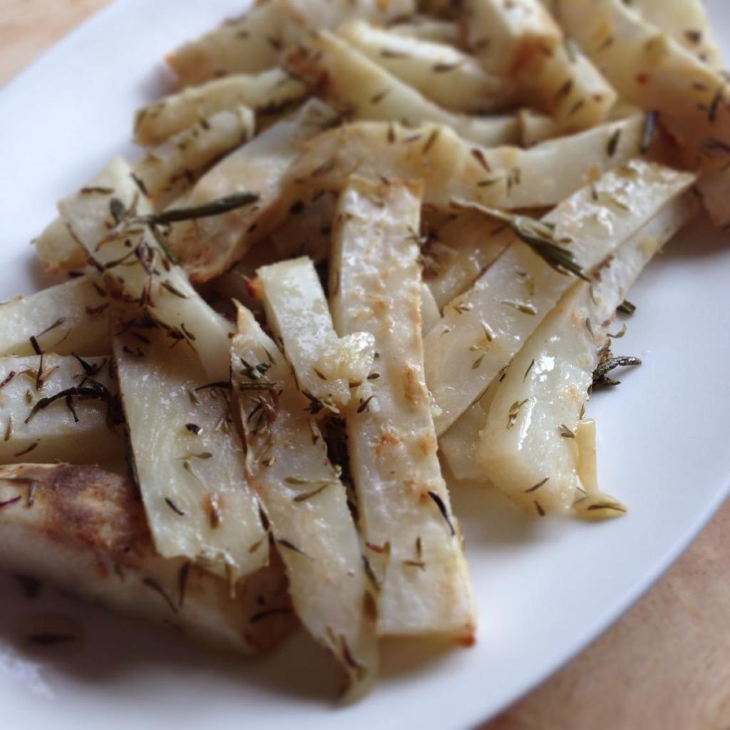 Chunky Celeriac Chips PREPARATION TIME: 10 minutes COOKING TIME: 45-50 minutes SERVES: 4 1 whole celeriac, peeled and chopped into chips 2 tablespoons olive oil 1 tablespoon of fresh rosemary,