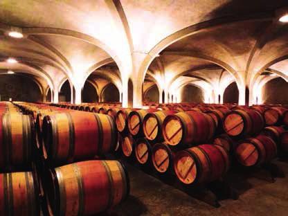 THE WINE TOURS Wine of Kings, King of Wines Discover the poetry, the aromas and the inesse of Chateau Gruaud Larose THE TOUR LASTS 2 h CHOOSE BETWEEN 4 DIFFERENT EXPERIENCES The pearls of médoc 5 to