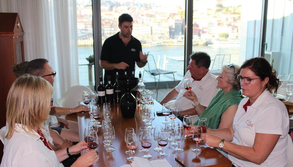 The first tastings took place in Porto, where we visited Quinta da Boeira, Cockburn s and Dalva.