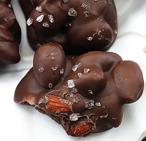 Coconut Almond Clusters 2 cups chocolate chips 1 cup almonds 1½ cups sweetened, shredded coconut, divided 1. Place ½ cup coconut into TupperWave Stack Cooker ¾-Qt.