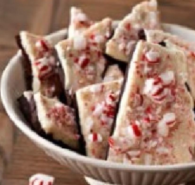 Peppermint Bark 12 -oz./350 g package semi-sweet chocolate chips 12 -oz./350 g package white chocolate chips or white bark ½ cup peppermint candies, crushed 1.