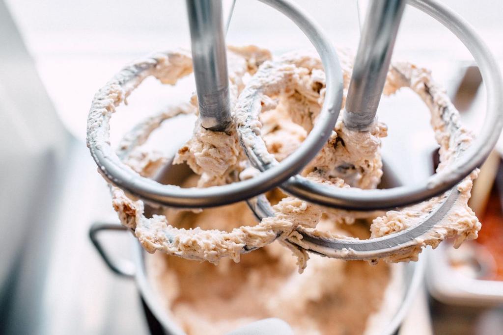 Listen to The Nitty-Gritty with Robyn Sue Fisher of Smitten Ice Cream here. Ice cream has a special place in the American psyche.