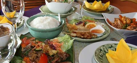 Banquet Recommended for 4 or more people 1 mixed entrée for each person Your choice of 4 main meals Including 1 seafood Jasmine rice & coconut rice for the table Includes corkage cost $30.