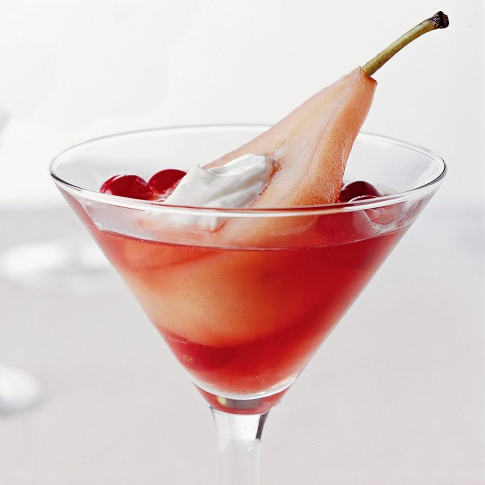 Cranberry Poached Pears 2 1/2 cups cranberry juice 3 small pears, halved, peeled and cored 2 3 inch cinnamon sticks 1/4 teaspoon freshly ground pepper 1/2 cup fresh cranberries 1 6 ounce container