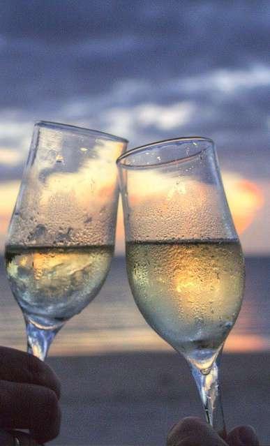 Beverages Choose from a Beverage Package, Bar Tab, Cash Bar or Beverages on Consumption Price per person Standard Beverage Package 1 hour $25 2 hours $35 3 hours $45 Morgans Bay Sauvignon Blanc