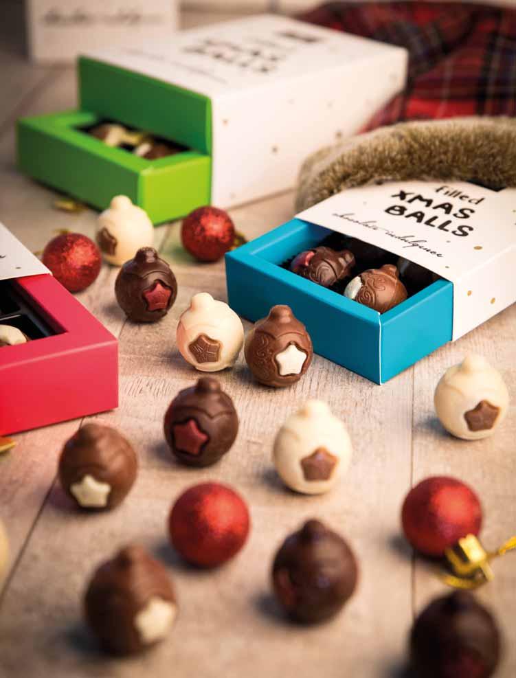 XMAS FILLED BALLS 3618 XMAS 4 FILLED BALLS Package dimensions: 99 97 33 mm Net weight: 55 g Net price: 5,51 EUR Four stuffed chocolate balls (milk, white and dark chocolate) in a square