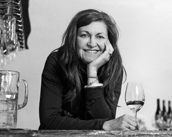 Winemaker KERRI THOMPSON Kerri has been living and making wine in the Clare Valley since 1998.