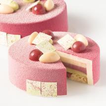 strawberry cream soursop & white chocolate mousse strawberry jelly Available in these sizes 18cm round (8-10