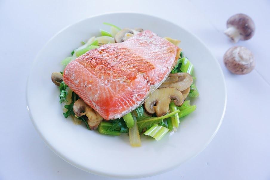 Salmon Stirfry (Makes enough for Day 4 and Day 5) Ingredients 2 6oz piece of salmon 4 teaspoons coconut oil 1/2 cup of sliced celery 1/2 cup of sliced onion 1/2 cup sliced mushrooms 1 cup of baby