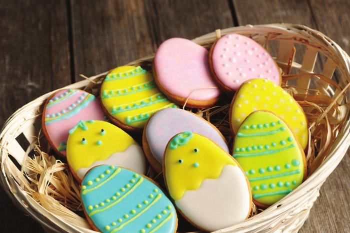 Easter egg biscuits Serves: 12 People Ready: 50 minutes Prep Time: 15 minutes Cook Time: 35 minutes 200g butter, at room temperature 200g caster sugar 1 egg 400g plain flour To decorate 250g royal