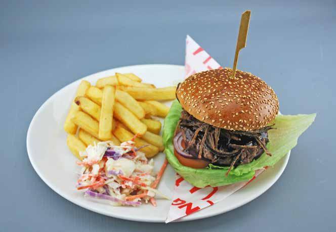 Tennessee Burger You ll need: Oval Plate, Greaseproof Paper & Skewer 6oz Beef Burger Sesame Seed Bun Burger Set (See Sub) Crispy Onions (See Sub) Tennessee Glaze Coleslaw (See Sub) 20g 20g 70g 1.