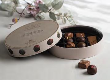 00 This gourmet butter Case QTY 9 fudge selection 395g e is presented in a Dimensions H170 x W300 x D44 mm beautiful, solid, magnetically closing keep-sake box,