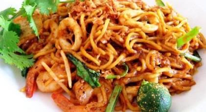 SEAFOOD FRIED W/ SAMBAL NOODLE PLEASE SELECT ONE OF THE FOLLOWING N1 VEGETARIAN 斋菜 $6 N2 CHICKEN 鸡肉 $6 N3 BEEF 牛肉 $7 N4 SLICED FISH 鱼片 $7 N5 SEAFOOD (SCALLOP, PRAWN, SOTONG) 海鲜 $8 PLEASE SELECT