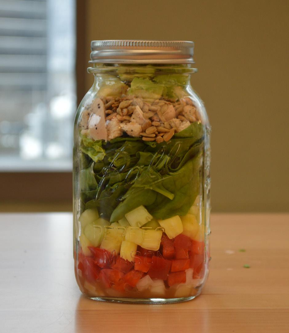 Masn Jar Salad Ingredient ptins (fr 1 serving): Hard veggies: carrts, radishes, Greens: lettuce, spinach, arugula nins, beets, cauliflwer, Prteins: chickpeas, kidney brccli beans, chicken, tfu, tuna