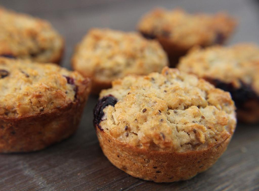 Oatmeal protein muffins 1 small bramley apple, peeled and sliced 220g oats (use gluten-free if preferred) 60g vanilla flavour whey or rice protein powder 1 pinch baking powder 1 tsp ground cinnamon ½