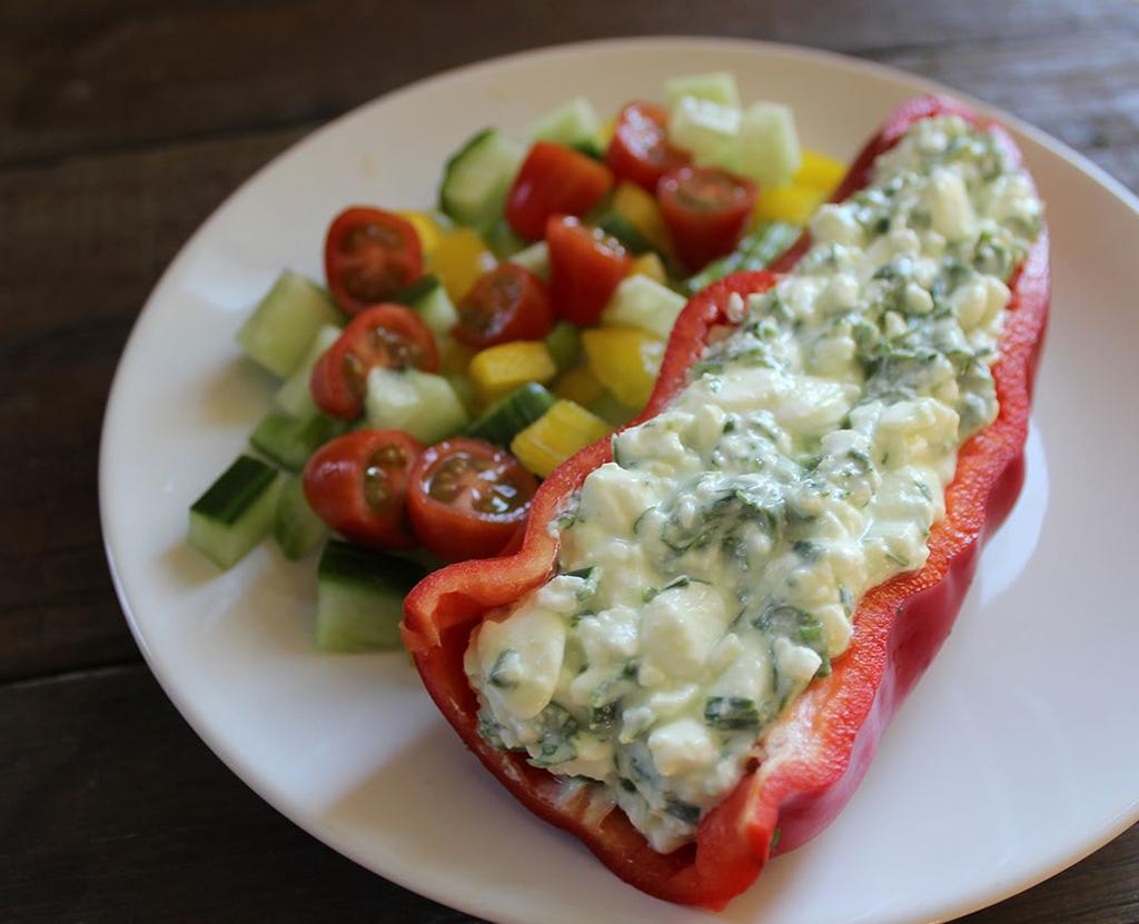 Protein stuffed peppers 250g plain cottage cheese small bunch of fresh chives, chopped finely small handful of spinach
