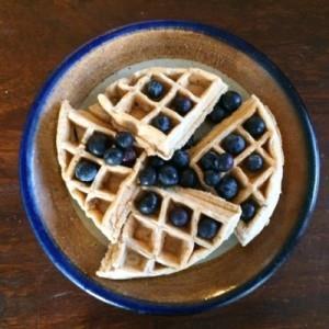 Meal # 25 Belgian Waffles with Blueberries Number of servings 2 Approximate cooking time: 15 minutes Calories 454, Fat 31g Carbohydrates 23g, Protein 20g 3 large egg(s) 1 cup(s) cashew meal 1 /4