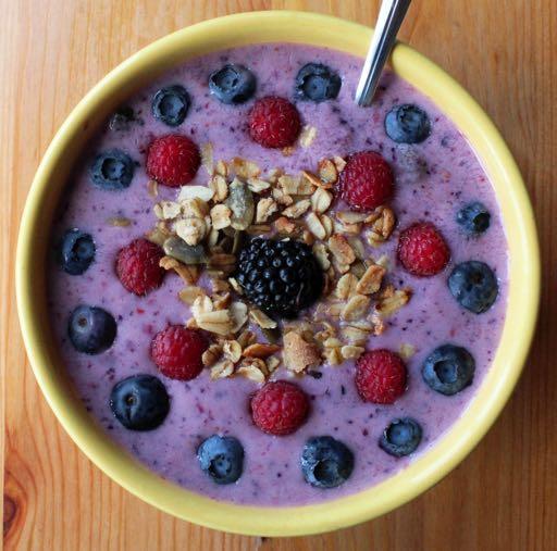 Berry Smoothie Bowl SERVINGS: 1 bowl Smoothie bowl base: 1 cup almond milk 1/2 frozen banana 1 cup frozen mixed berries 1 tbs.
