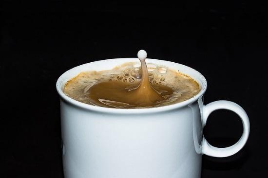 Extends Your Life Since coffee can reduce risks of so many diseases, it can extend your life Research has found a strong association between coffee consumption and reduced risks of death from heart