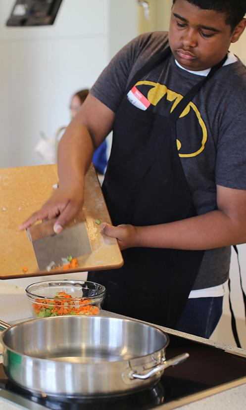 TEENS THESE CLASSES FOR AGES 12-15 ARE AN OPPORTUNITY FOR EXPERIMENTATION AND CREATIVITY WITH FOOD THAT WILL MOTIVATE A LIFELONG LOVE OF COOKING.