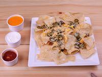 Served With Our Flash Fried Pita Chips Nachos & BWR Chili Queso Bwr Chili Queso Surrounded By Crispy Tortilla Chips