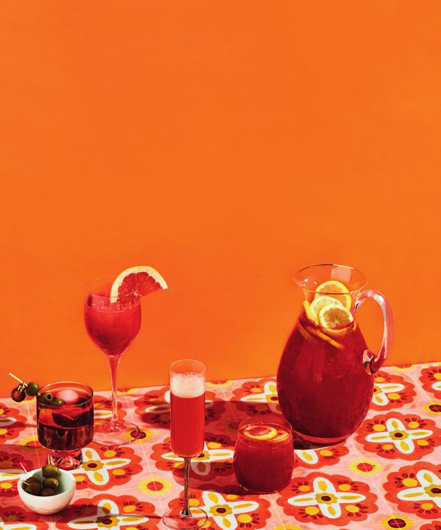 WATERMELON APEROL PUNCH Serves 8 people Equipment Large jug; tumbler glasses 2 cups watermelon juice 1 cup lemonade ½ cup lemon juice 1 cup firmly packed mint cup Aperol ¼ cup gin Ice and lemon