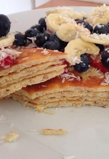 Protein Pancakes Makes about 8 10 tbsp. rolled oats 3 heaped tbsp. cottage cheese 4 large eggs 1-2 tsps.