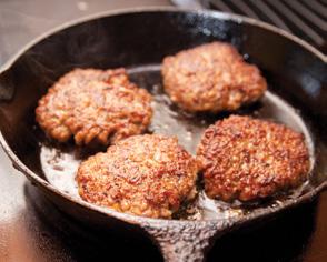 - Recipe courtesy of Rachael Ray Maple Fennel Country Sausage Patties 1 teaspoon coarse salt 1/2 teaspoon coarse black pepper 1 teaspoon fennel seeds 1 pound ground pork 2 tablespoons Anderson s Pure