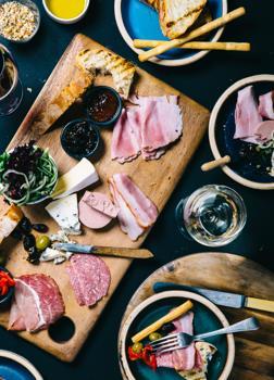 For the independent traveller or the smaller group seeking a bespoke wine experience let the National Wine Centre take you on an Australian food and wine journey.