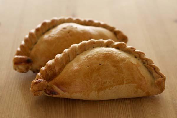 INGREDIENTS: 200g plain flour 100g hard margarine 150g cheese (grated) 1 egg CHEESE PASTIES Optional Ingredients: 1 small chopped onion 1 small chopped pepper Chopped mushrooms 2 slices cooked ham