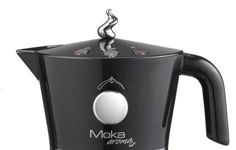 Comes with a measure, a tamper and an adjustable steam control to allow customized strength for cappuccinos and lattes with manual control.