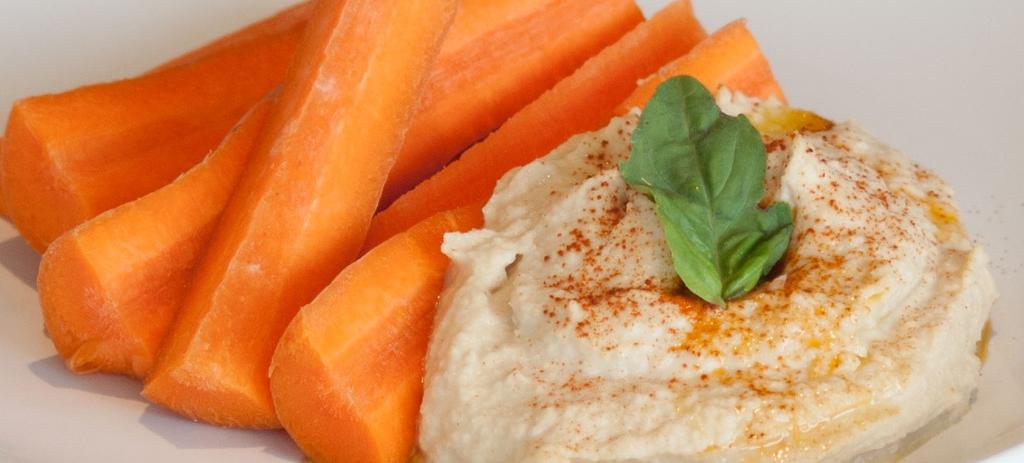 Hummus and Cut up veggies #vegan #snack 2 ingredients 5 minutes 1 Servings 1. 2 tbsp of hummus with veggies of your choice. I like cucumber, carrots, broccoli, and peppers.