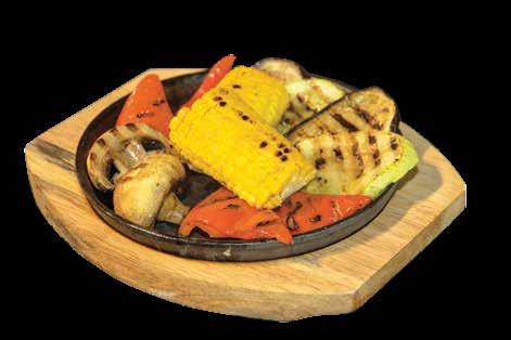 GRILLED VEGETABLES WITH CORN COBS AND OLIVE OIL.
