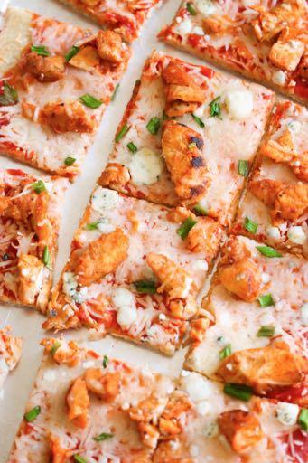 DAY 5 BUFFALO CHICKEN PIZZA M A I N D I S H Serves: 6 Prep Time: 10 Minutes Cook Time: 16 Minutes 1 (13.
