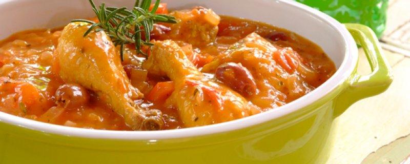 French-Style Chicken Stew Saturday 14th April COOK TIME 00:45:00 PREP TIME 00:15:00 SERVES 6 A fabulous French stew that combines chicken with white wine, tomatoes and basil! 1. 45ml cooking oil 2.
