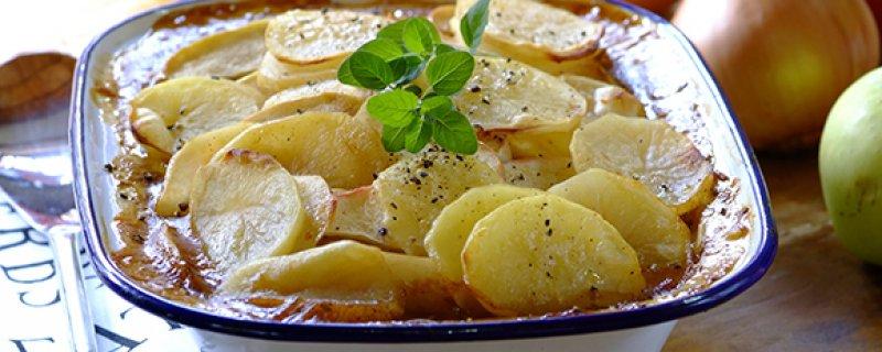 Potato-Topped Pork, Apple and Ginger Casserole Wednesday 11th April COOK TIME 01:30:00 PREP TIME 00:35:00 SERVES 4 Pork and ginger complement each other perfectly and the addition of the apples gives