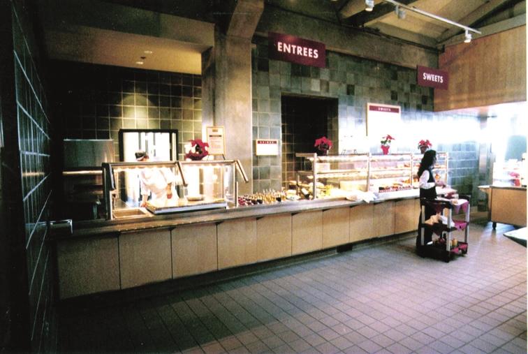 design to address the café s increased volume of customers. The primary issue was to address the customer slow point at the cashier stands.