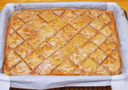 13 8 The baklava should be a rich golden color when it comes out of the oven.