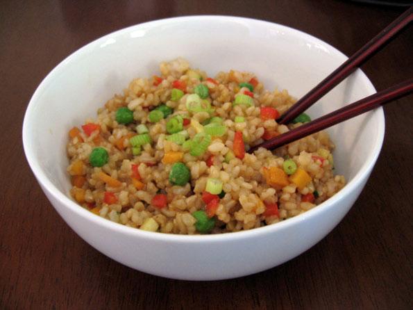 Vegetable Brown Rice (China) serves 2-3 Brown rice and veggies combine here to make a delicious and nutritious side dish or snack.