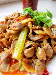 80 Steamed chicken with ginger, spring onion& light soy