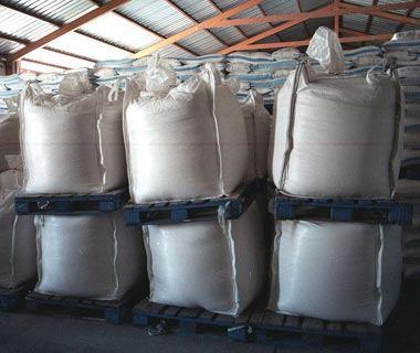 Pallet - 1 x 1000kg / 2200 lb Bag Grades: Coarse, Medium, Fine 20 Foot Container Europe 20 Pallets