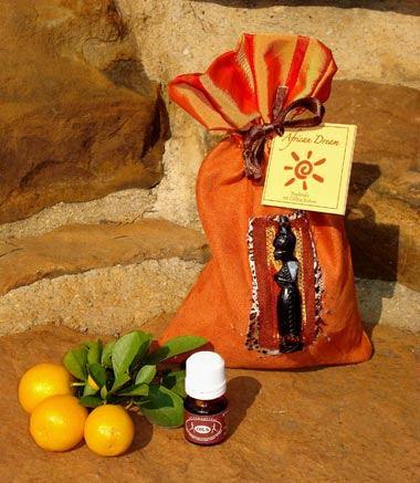 African Dream 1 - SENSUAL 650g / 1,43lb African Bathsalt in a handcrafted Gift Bag Contains 7 ml glass