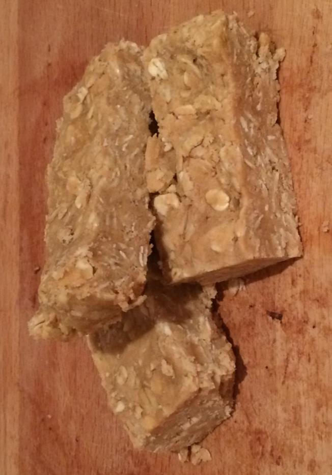 Laura Peanut Butter Protein Bars (10 serving) 110 g porridge 129g peanut butter 85g honey 30g chocolate chips 2 scoops vanilla protein powder 1.