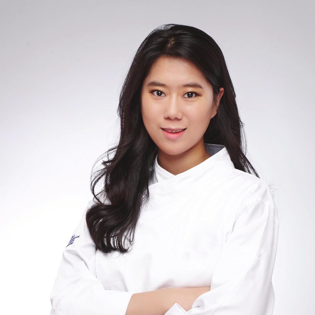 MEET NARAE KIM OUR TALENTED PASTRY CHEF Developing a passion for pastry at an early age, Narae spent her childhood studying food and nutrition, and then received the Valedictorian Award from Ansan