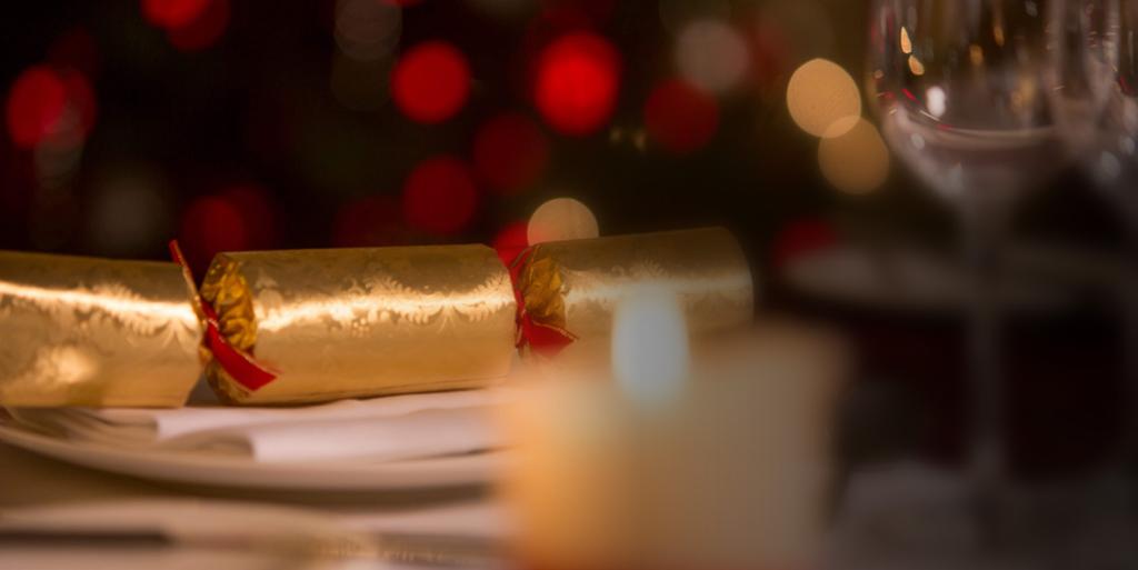 COUNT ON US TO MAKE IT MAGICAL F a truly memable experience, Ramses Hilton offers the most idyllic backdrop to enjoy Christmas and New Year like you ve never tasted befe.
