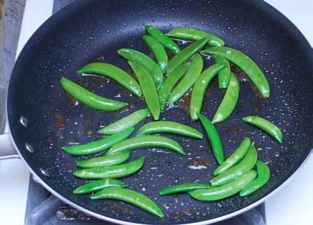 5 4 Use the same pan to cook the sugar snap peas.