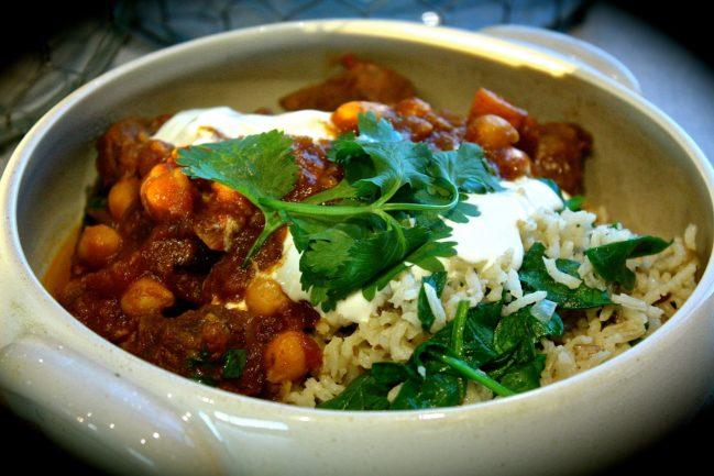 Slow Cooked Beef, Pumpkin & Chickpea Curry with Spinach & Brown Rice Pilaf We all know I love a good curry.