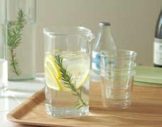 OVA Simple Water Carafe for Daily Use Simply formed water carafe made of acrylic resin is convenient to store in the refrigerator and serve on the table.