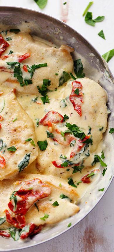 creamy tuscan GARLIC CHICKEN PREP TIME 10 MIN COOK TIME 15 MIN TOTAL TIME 15 MIN SERVES 4-6 1½ pounds boneless skinless chicken breasts, thinly sliced 2 Tablespoons olive oil 1 cup heavy cream ½ cup