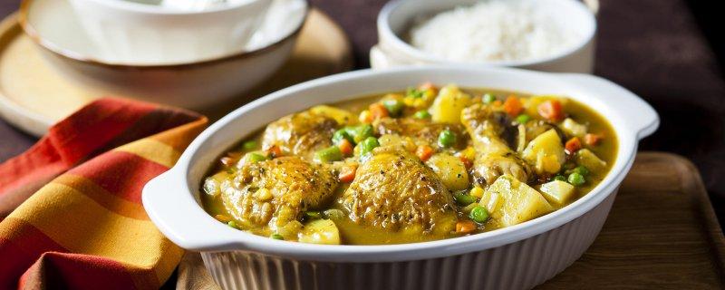 Chicken and Vegetable Stew Friday 3rd August COOK TIME PREP TIME SERVES 00:55:00 00:15:00 6 Chicken and Vegetable Stew INGREDIENTS 1. 15ml cooking oil 2. 1 onion, chopped 3.